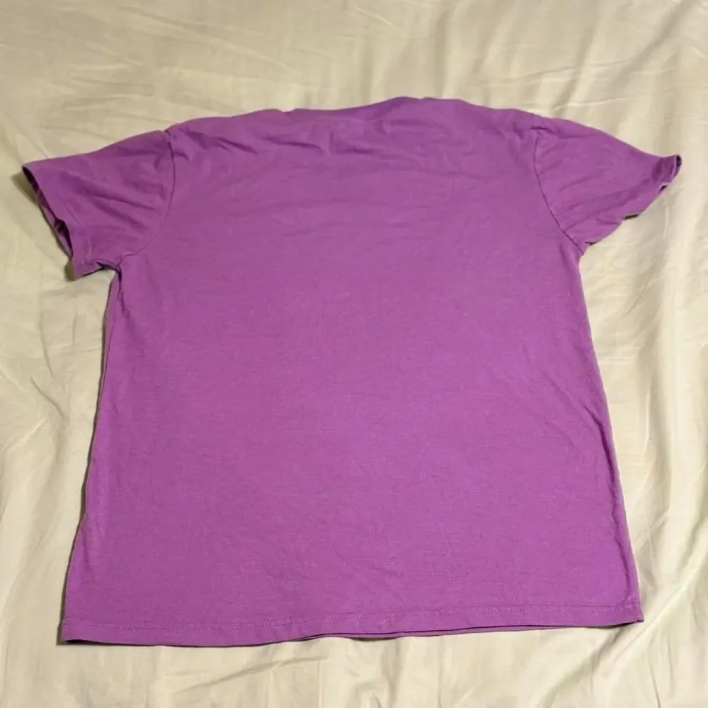 Lavender Grraphic Tee Size Medium